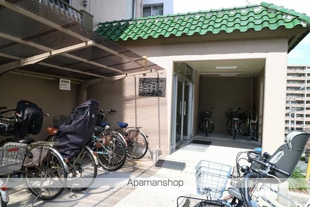 グリーンハイツ紫明園の玄関写真