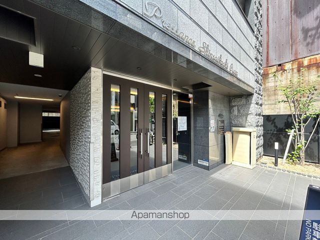 プレサンス心斎橋クオーレの玄関写真