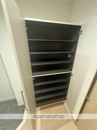 石見ビル[2LDK/56.54m2]の収納