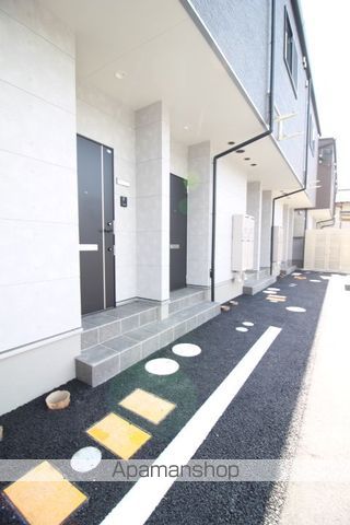 アイタウン庭瀬C棟の玄関写真