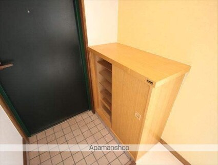 ヴァン・ヴェール久米[3DK/64.72m2]の玄関