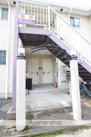 メープルテラス弐番館の玄関写真