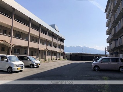 アサヒパレス川之江Ａ棟[2LDK/52.31m2]の駐車場