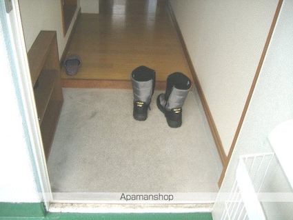 ヴィラ滝沢女鳥羽[1K/19m2]の玄関