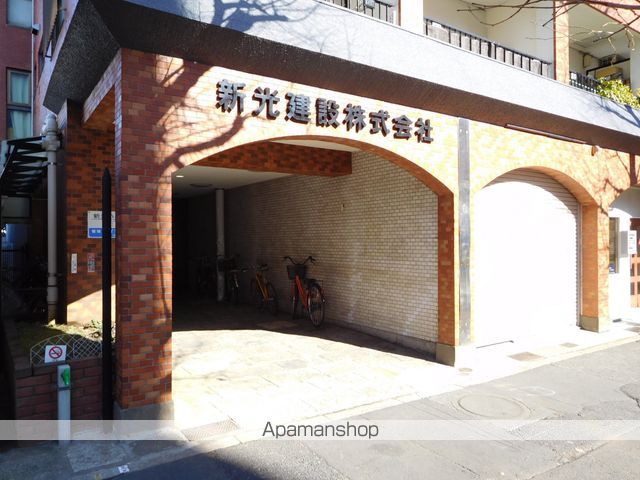 新光ハイツの玄関写真