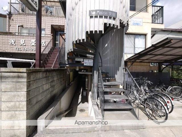 サンメゾン安田の玄関写真