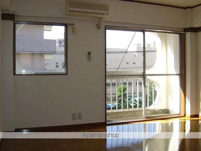 第三ショーケービルの内装写真