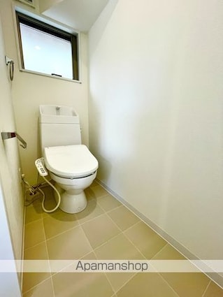 和歌山県和歌山市小雑賀[3LDK/97.7m2]のトイレ