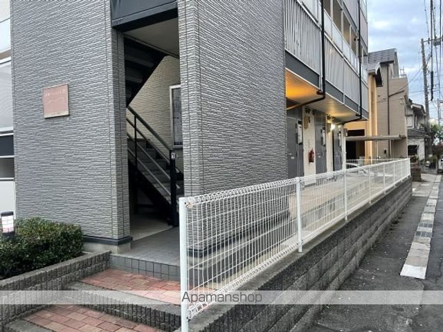 レオパレス穴川の玄関写真