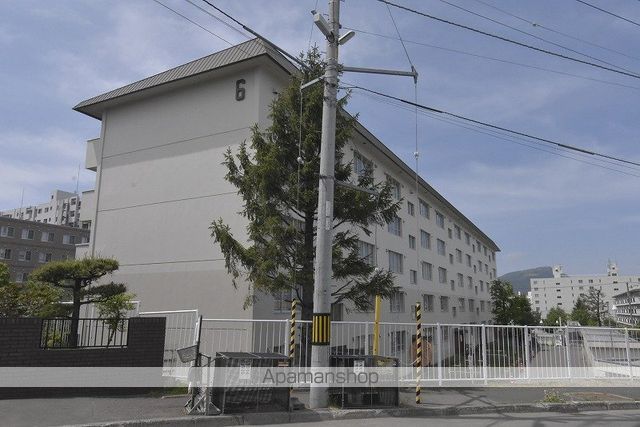 札幌西月寒団地6号棟の外観写真