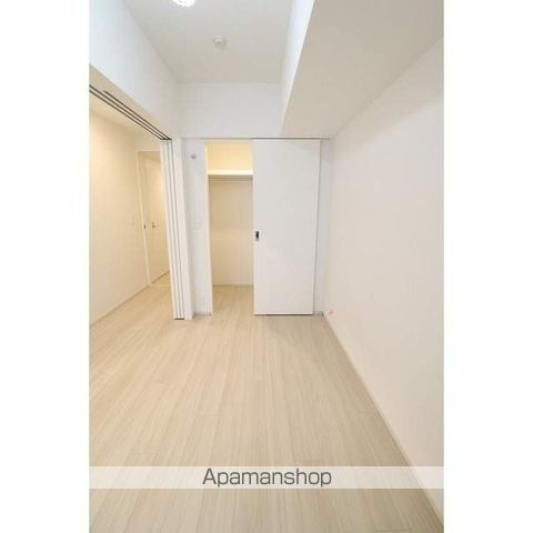 コンフォリア東新宿の内装写真