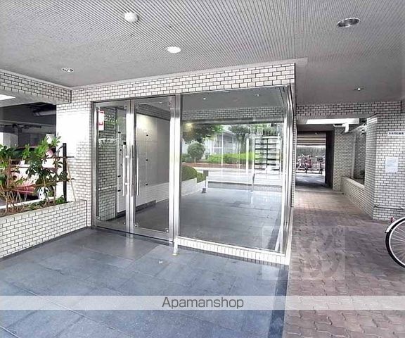 スカイノブレ京都四条大宮の玄関写真