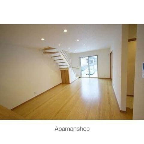 鹿児島市 2階建 築8年の内装写真