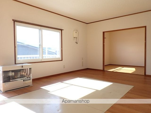 新十津川字中央7-52 貸家 3Fの内装写真