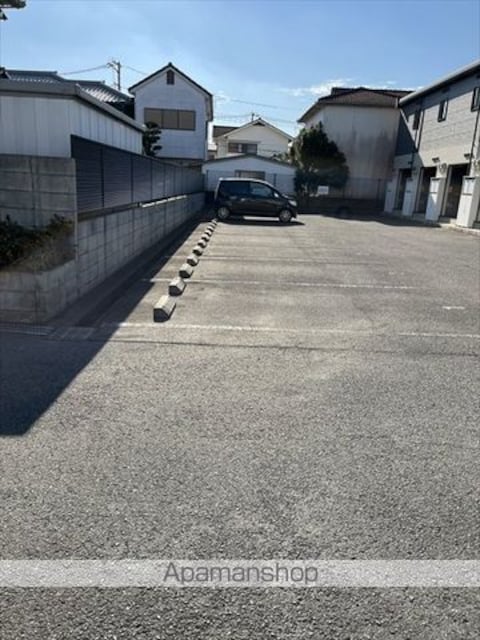 レオパレスコンフォール中島Ⅱ[1K/23.61m2]の駐車場