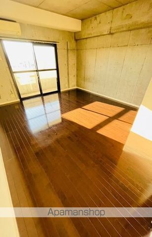 アーバン・ビルドIIIの内装写真