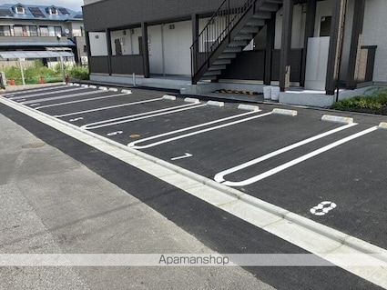 ディアライズ西市[1LDK/40.07m2]の駐車場