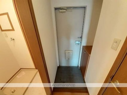 レフィナードＡ[1R/25.25m2]の玄関