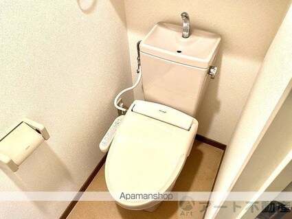 シャルマンコーポ湊町[1R/31.7m2]のトイレ