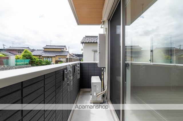 9colorsの内装写真