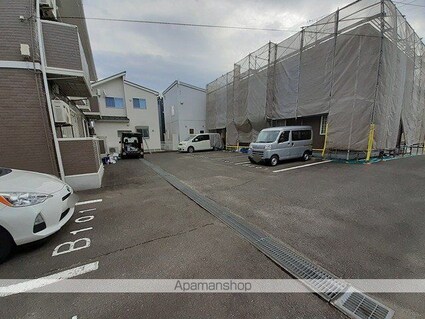 宮城県仙台市若林区荒井７丁目[2DK/54.76m2]の駐車場