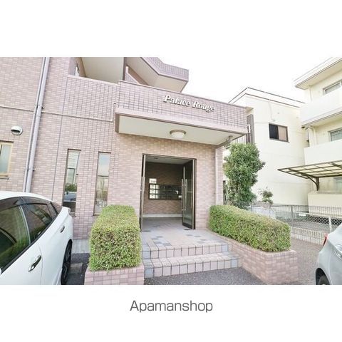 パレスルージュの玄関写真