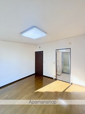 MOMOの実の内装写真