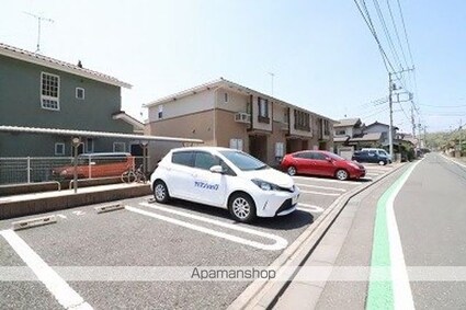 ヒルハウス　ガーデン[2DK/45.89m2]の駐車場