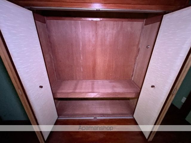 寺尾貸家3階建の内装写真