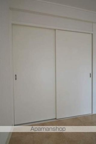 山肩ビルの内装写真