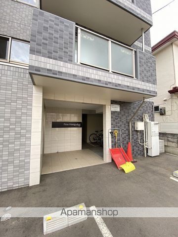 フィーノ本郷通の玄関写真