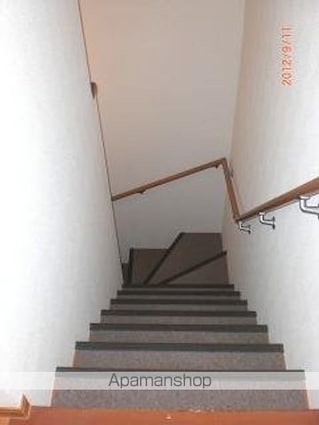 レオパレスグリーンサイト　Ｂ棟[1K/28.02m2]の玄関