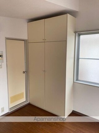 はるＣＯＲＰ[1R/21.1m2]の玄関