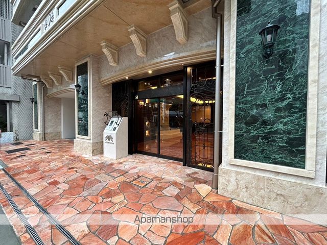レオングラン本町橋の玄関写真