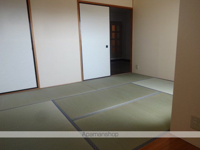 ジェントリーズ岡田の内装写真