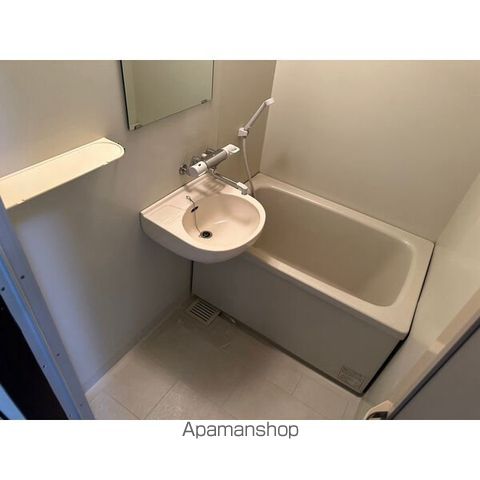 X-OVER21覚王山の内装写真