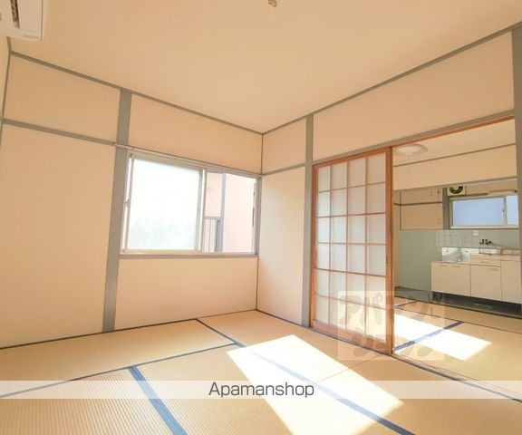 コーポ未麗嵐山の内装写真