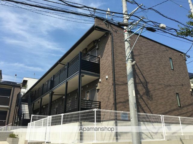 レオネクストエマーレ横浜壱番館の玄関写真