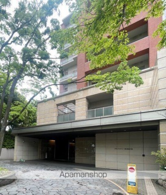 東京都世田谷区三軒茶屋２丁目[2LDK/75.66m2]のエントランス