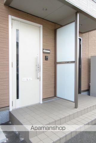 FORECASTLE IIIの玄関写真