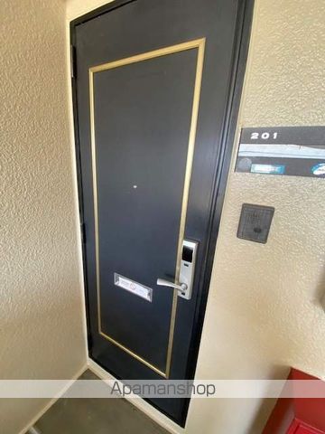 グレース新町の玄関写真