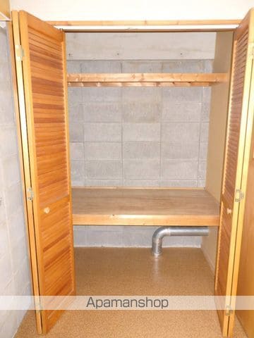 帯広市 3階建 築34年の内装写真