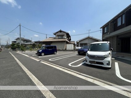 ブリーズ・プロムナード[1K/35m2]の駐車場