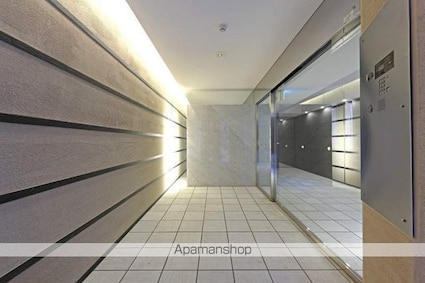 東京都世田谷区北沢２丁目[2LDK/57.72m2]のエントランス1