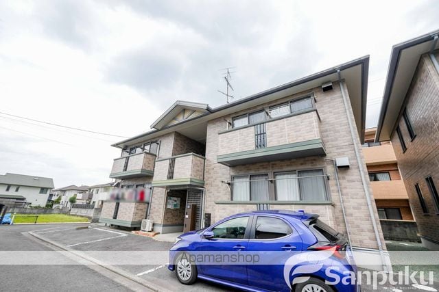 リビングタウン北土居 E棟の外観写真