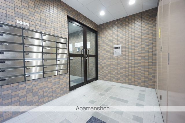ラヴィアン名駅の玄関写真