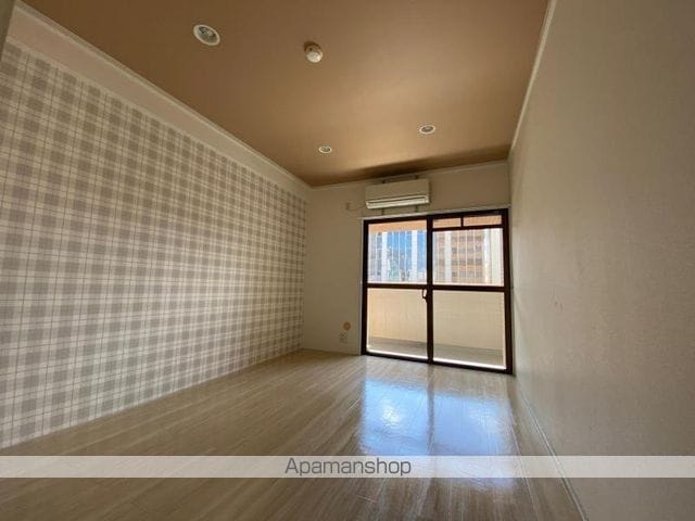 ダイアパレス南瓦町402号の内装写真