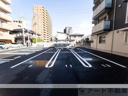マノワール南町[2LDK/54.36m2]の駐車場
