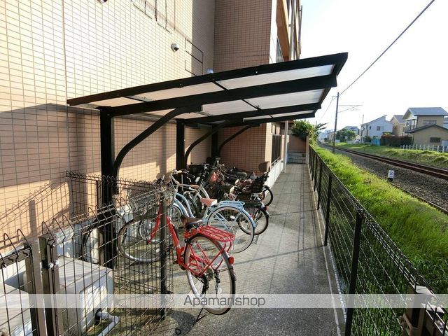 ロイヤルヒルズ渡辺の玄関写真