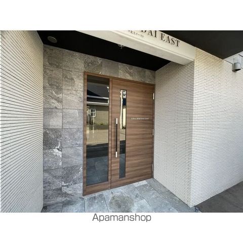 LIISA北大EASTの玄関写真